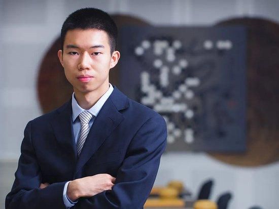 练歌房的小帅哥